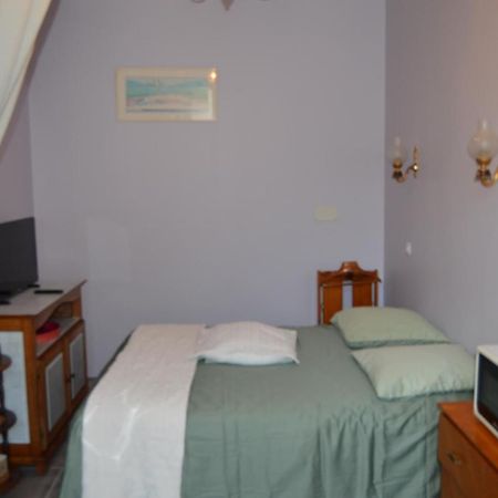 Chambre Charentaise Vars  Экстерьер фото