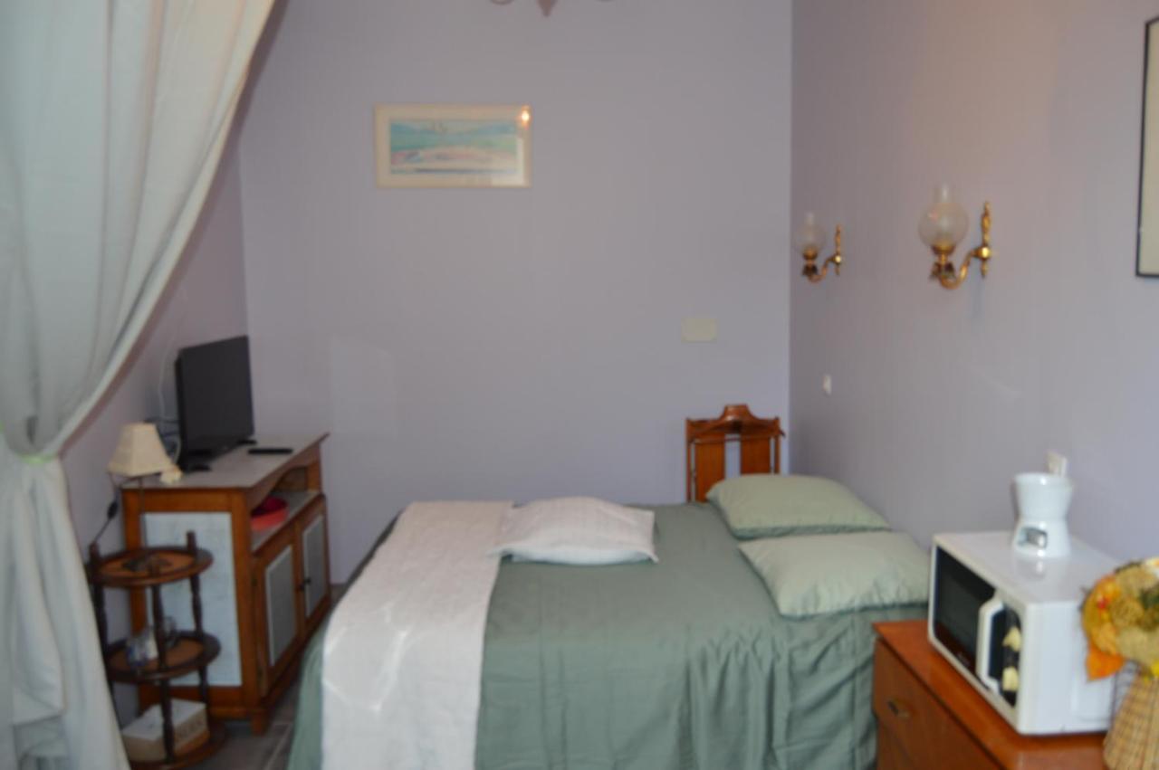 Chambre Charentaise Vars  Экстерьер фото